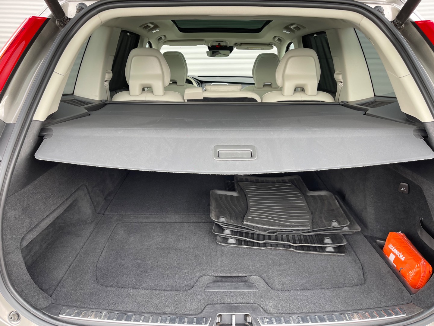 Volvo XC90 2.0 B5 Drive-E Inscription AWD A/T