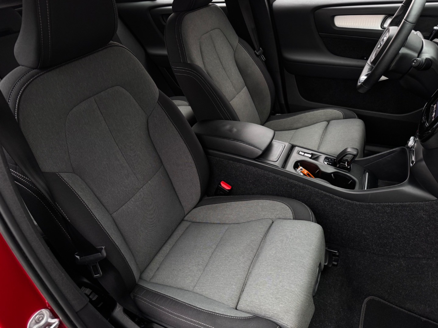 Volvo XC40 2.0 B3 mHEV Core A/T