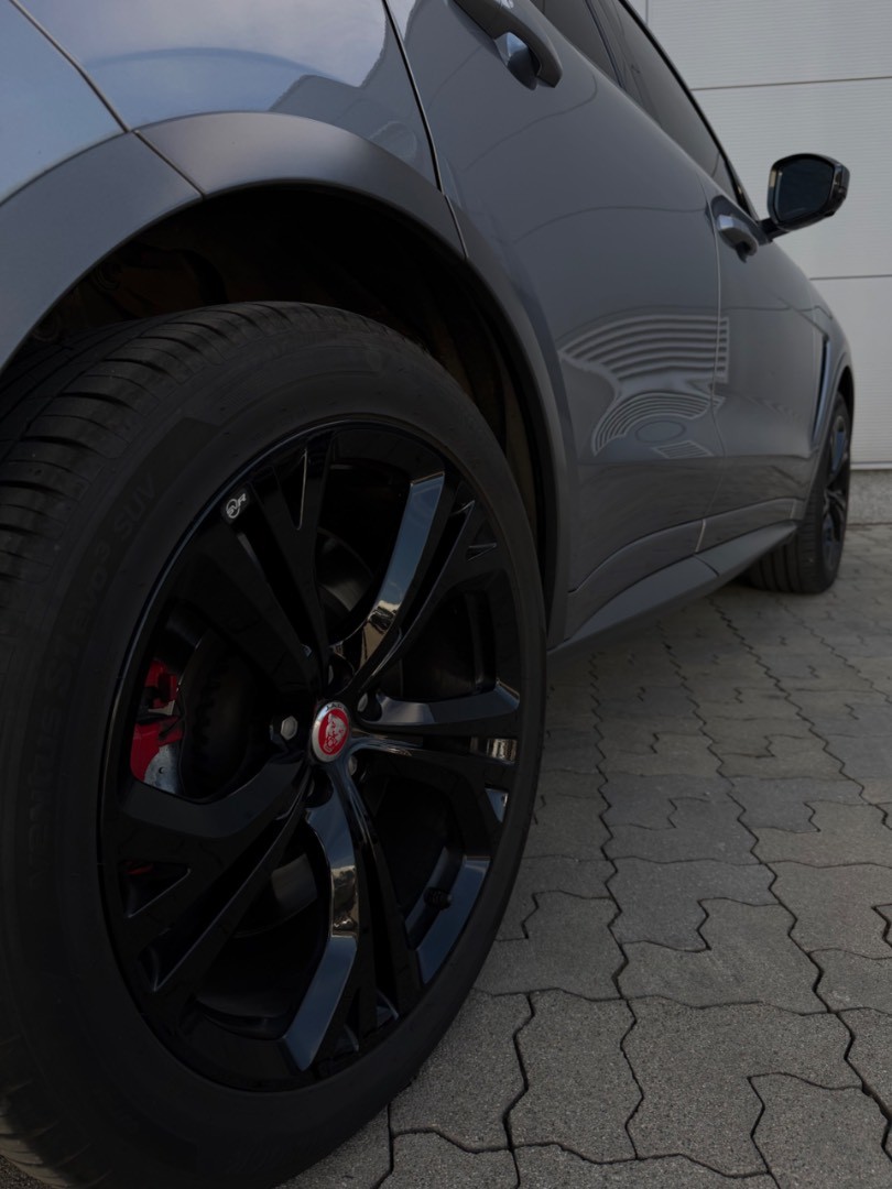 Jaguar F-Pace 5.0 V8 SVR AWD A/T