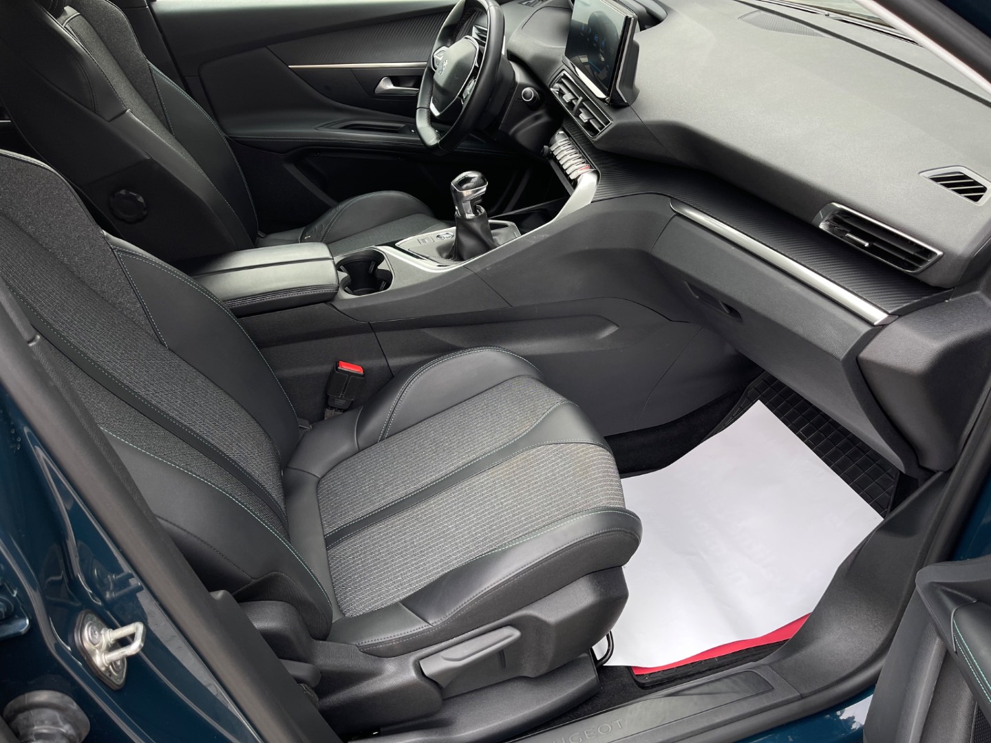 Peugeot 3008 1.5 Blue HDi 130k Allure