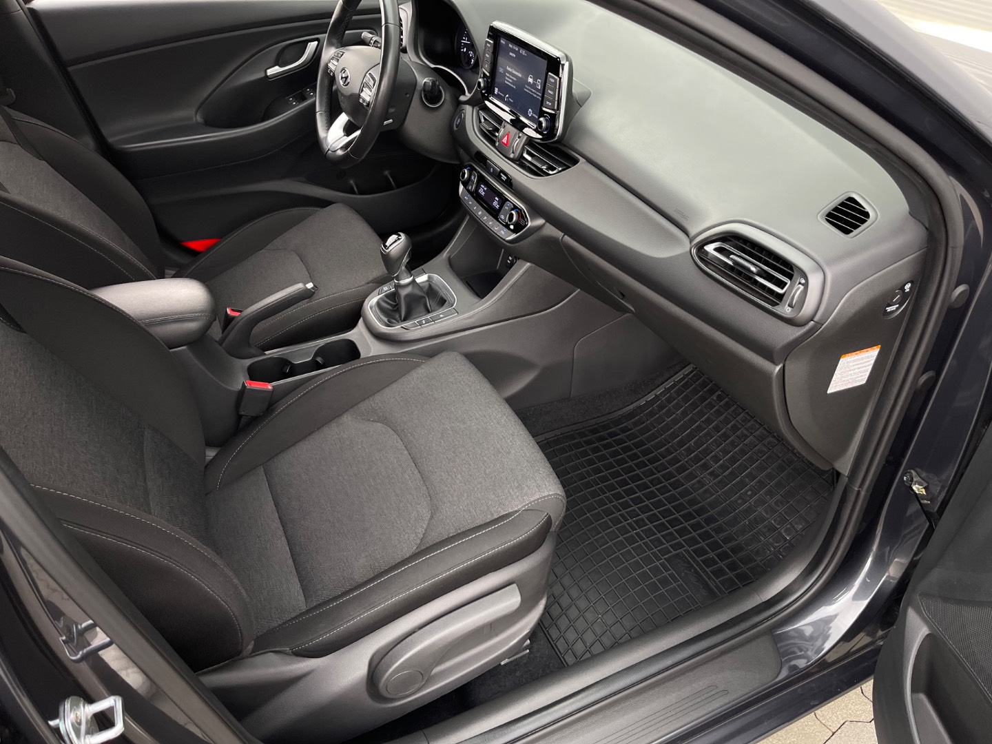 Hyundai i30 1.5 T-GDi mHEV iMT Play