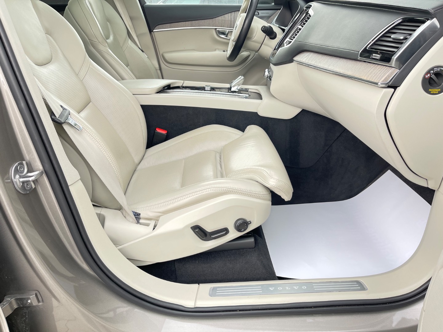 Volvo XC90 2.0 B5 Drive-E Inscription AWD A/T