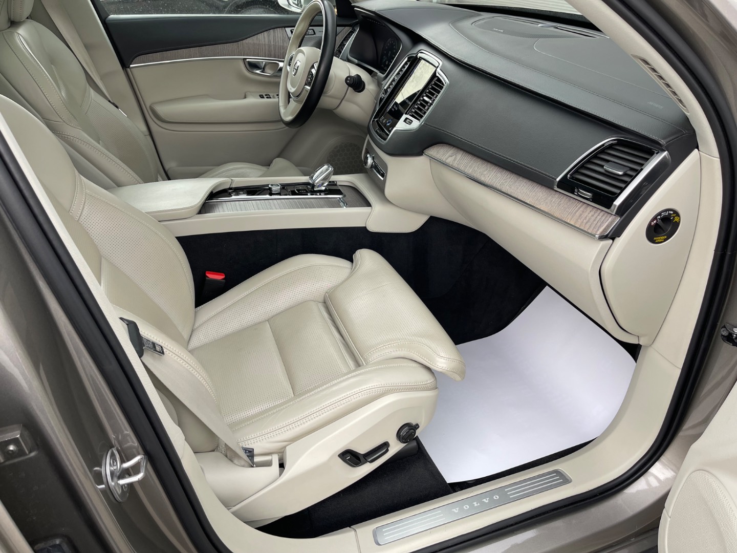 Volvo XC90 2.0 B5 Drive-E Inscription AWD A/T