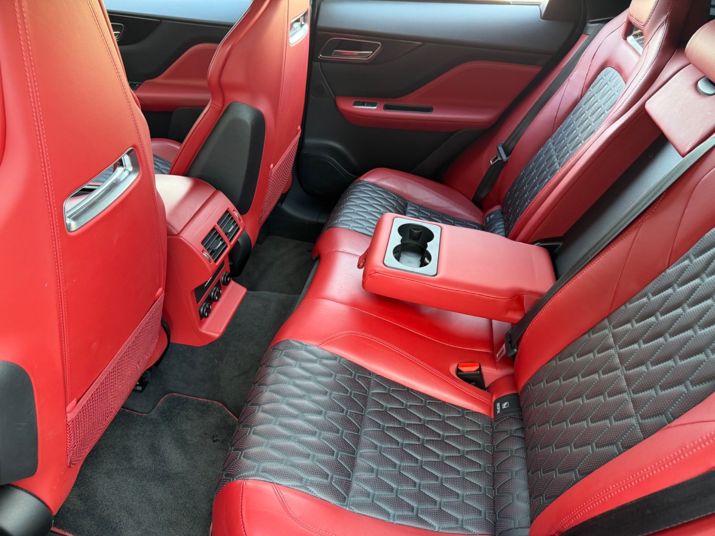 Jaguar F-Pace 5.0 V8 SVR AWD A/T