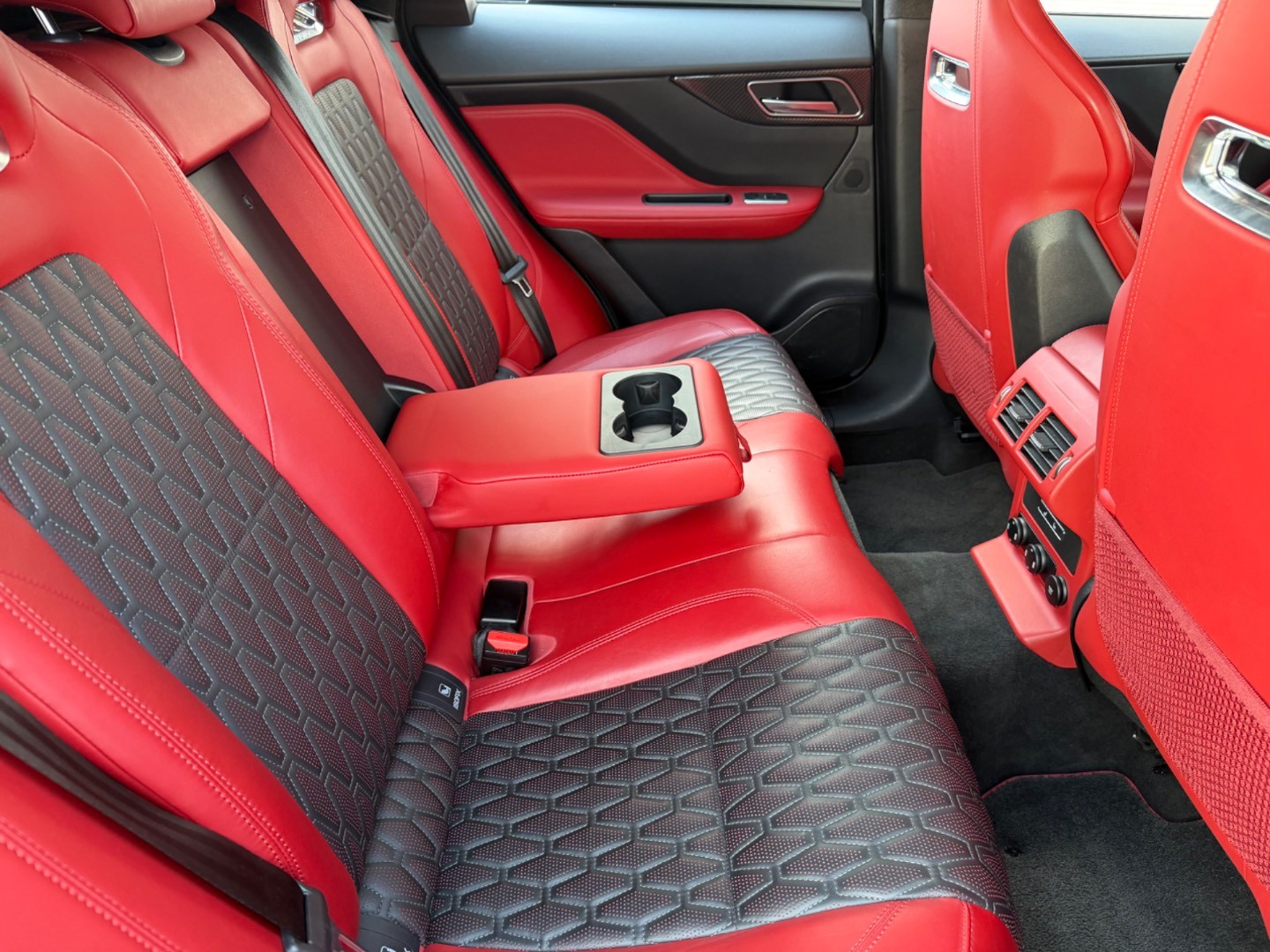 Jaguar F-Pace 5.0 V8 SVR AWD A/T