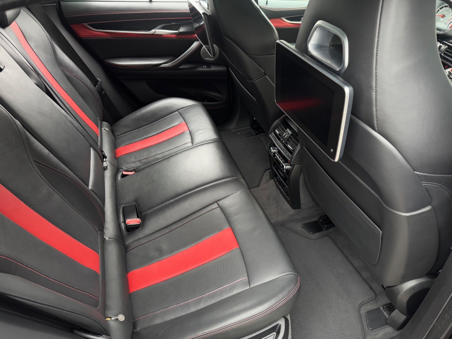 BMW X6 M edition BLACK FIRE, AKRAPOVIČ