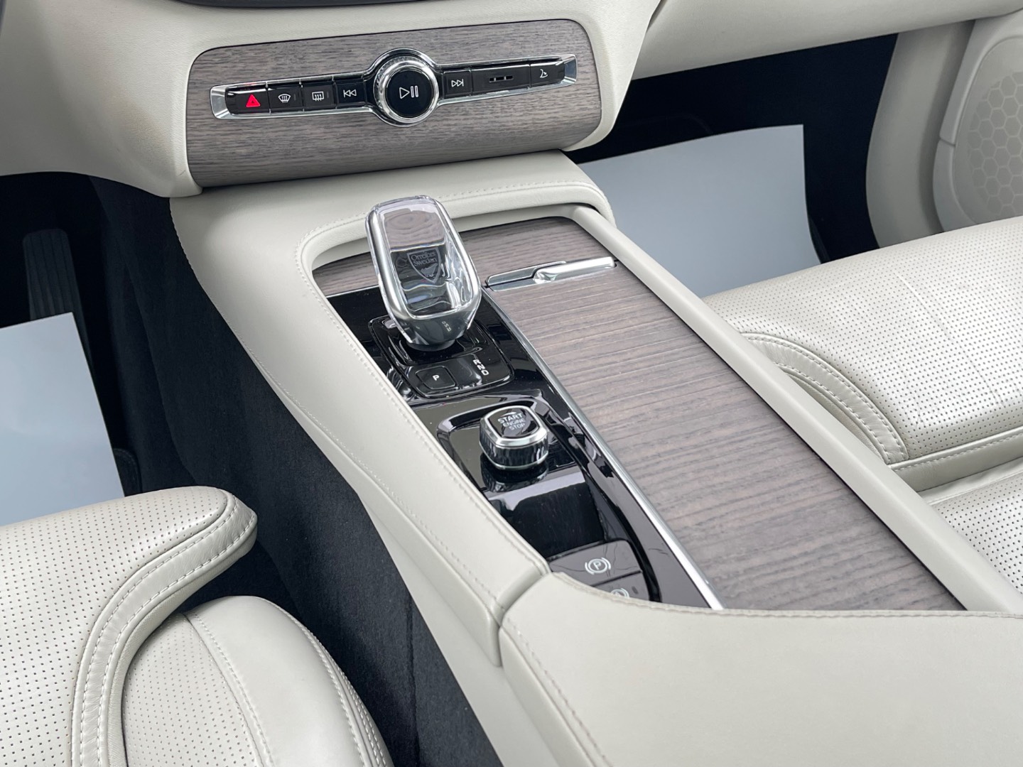 Volvo XC90 2.0 B5 Drive-E Inscription AWD A/T