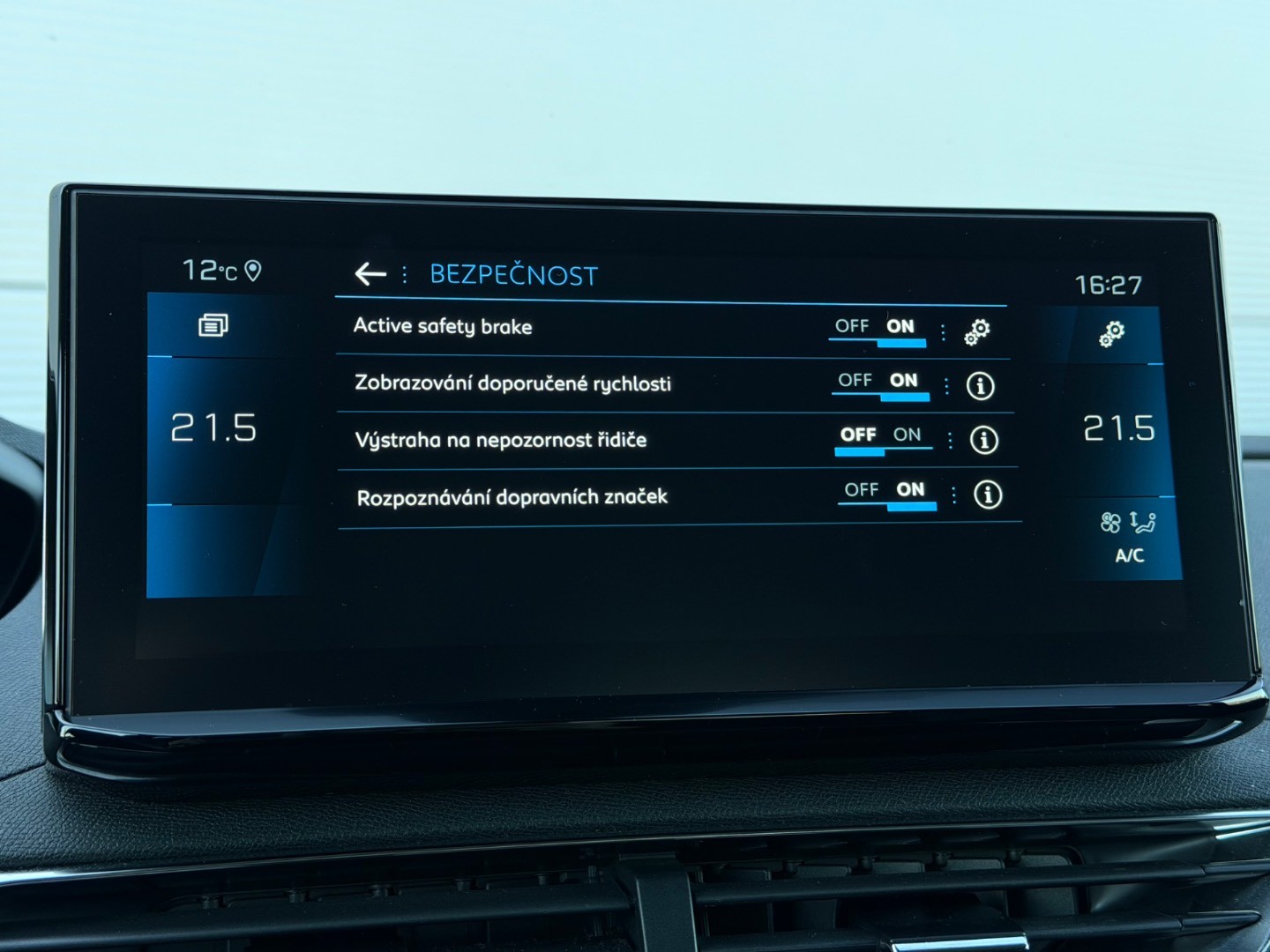 Peugeot 3008 1.5 Blue HDi 130k Allure