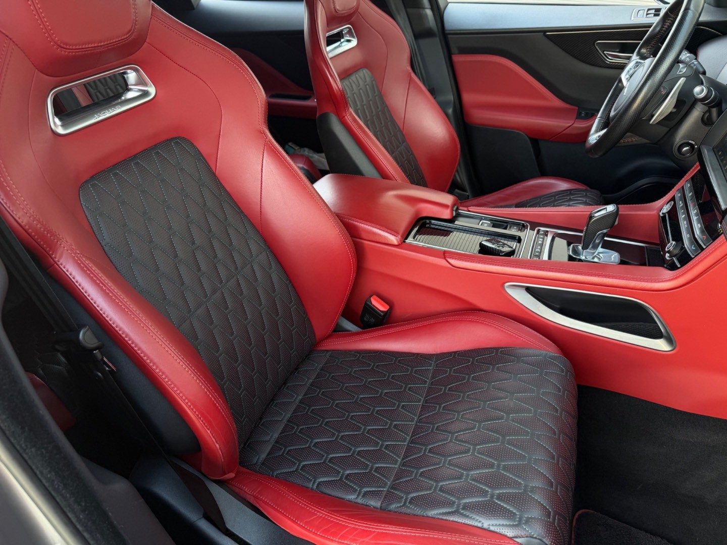 Jaguar F-Pace 5.0 V8 SVR AWD A/T