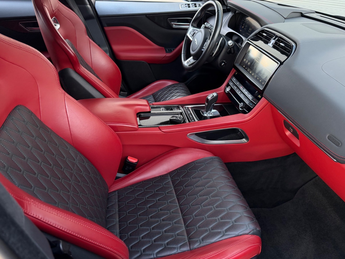 Jaguar F-Pace 5.0 V8 SVR AWD A/T