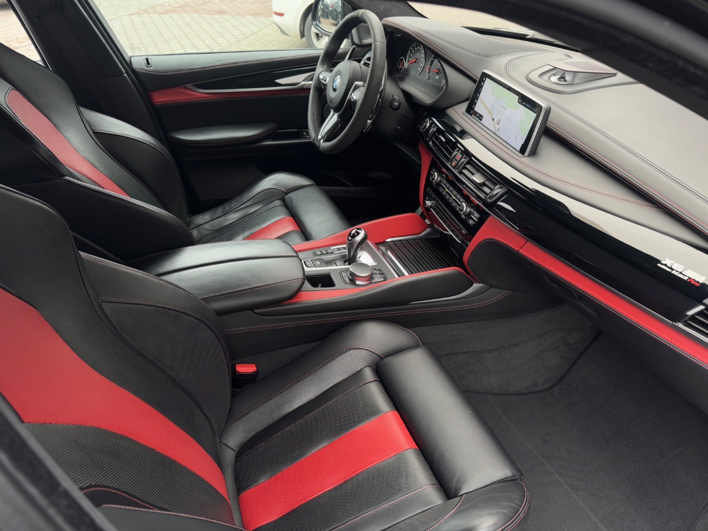 BMW X6 M edition BLACK FIRE, AKRAPOVIČ