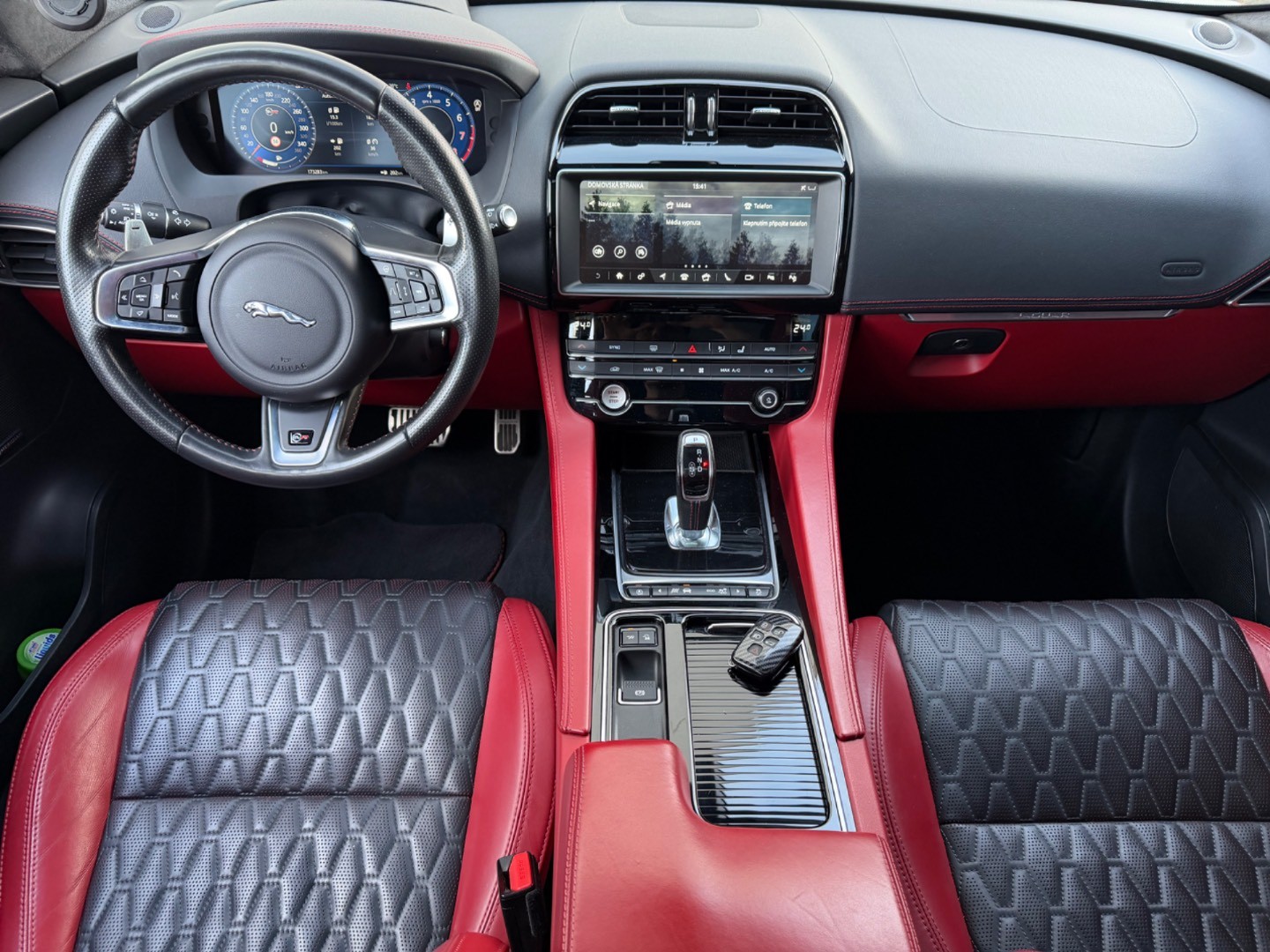 Jaguar F-Pace 5.0 V8 SVR AWD A/T