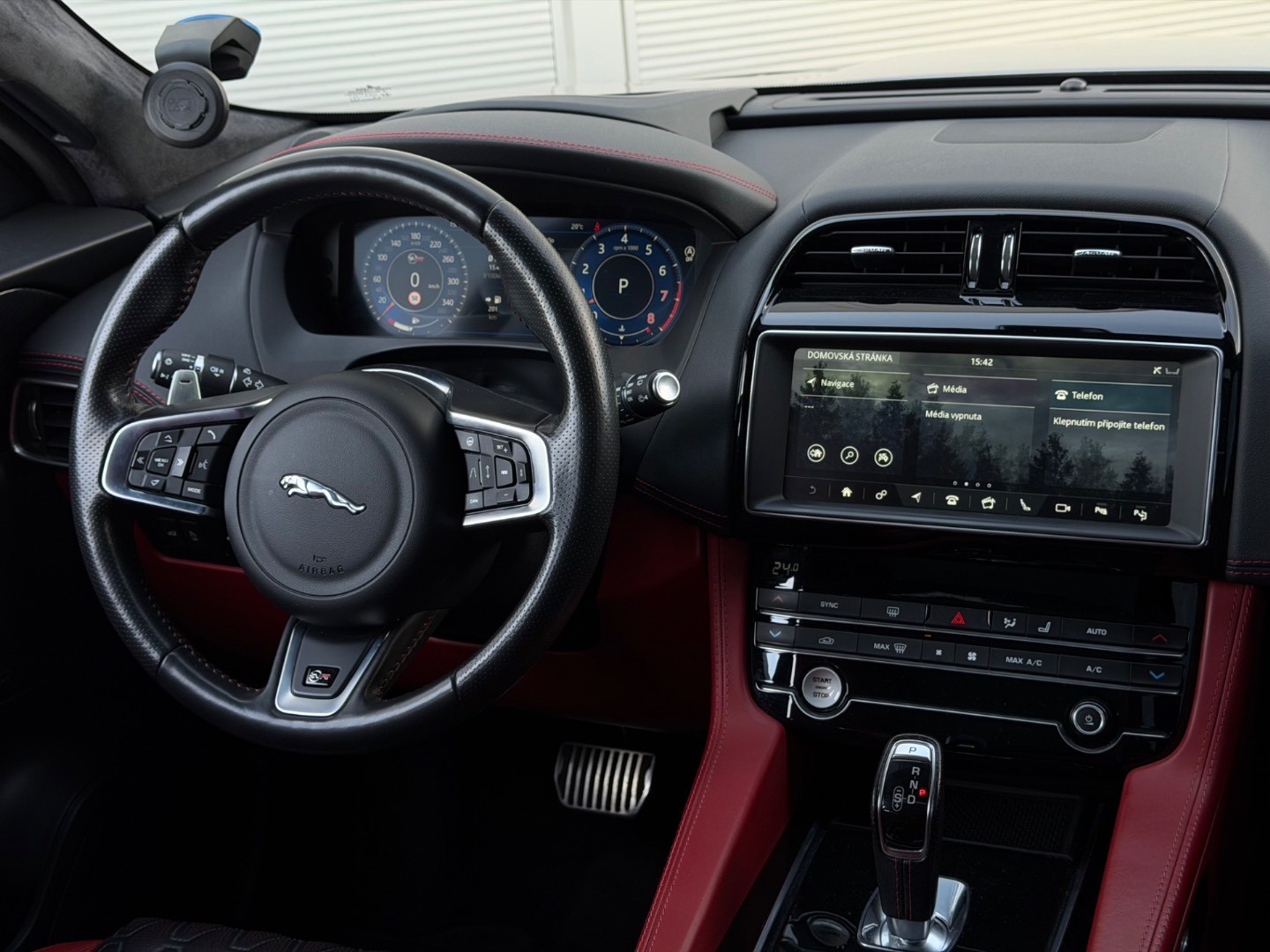 Jaguar F-Pace 5.0 V8 SVR AWD A/T