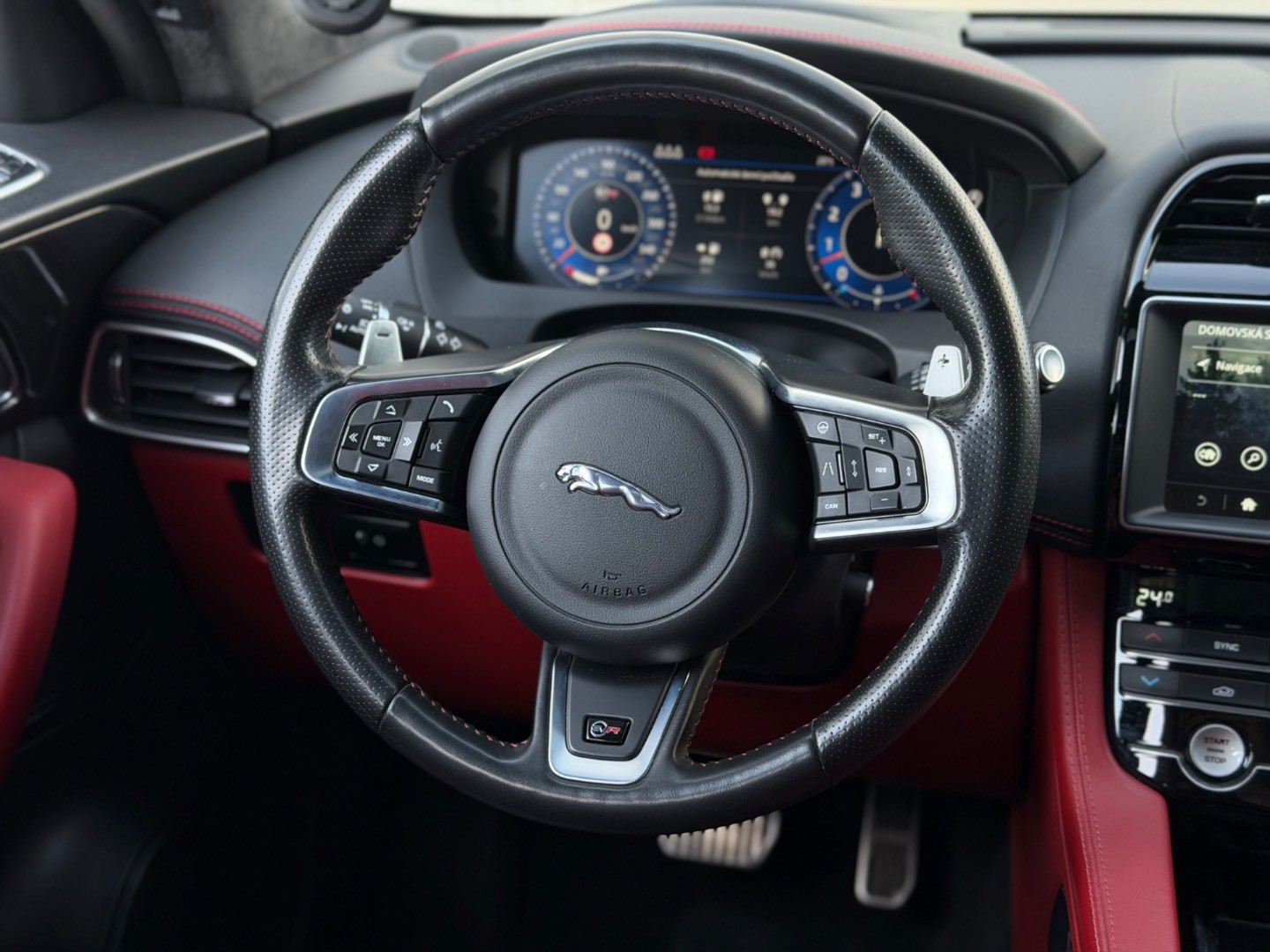 Jaguar F-Pace 5.0 V8 SVR AWD A/T