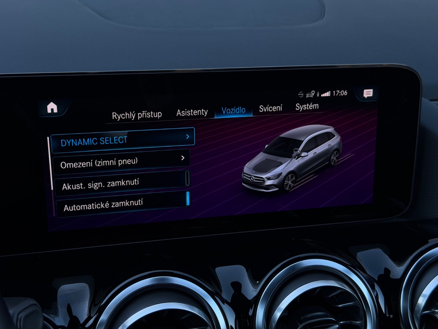 Mercedes-Benz B trieda Mercedes Benz 250e, AMG interiér, 118kW,