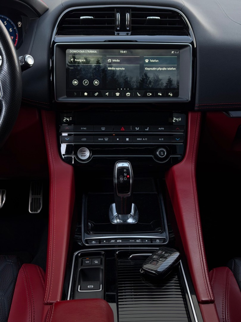 Jaguar F-Pace 5.0 V8 SVR AWD A/T