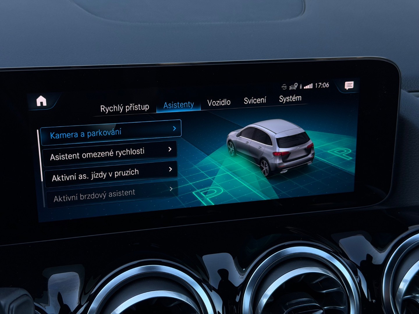 Mercedes-Benz B trieda Mercedes Benz 250e, AMG interiér, 118kW,