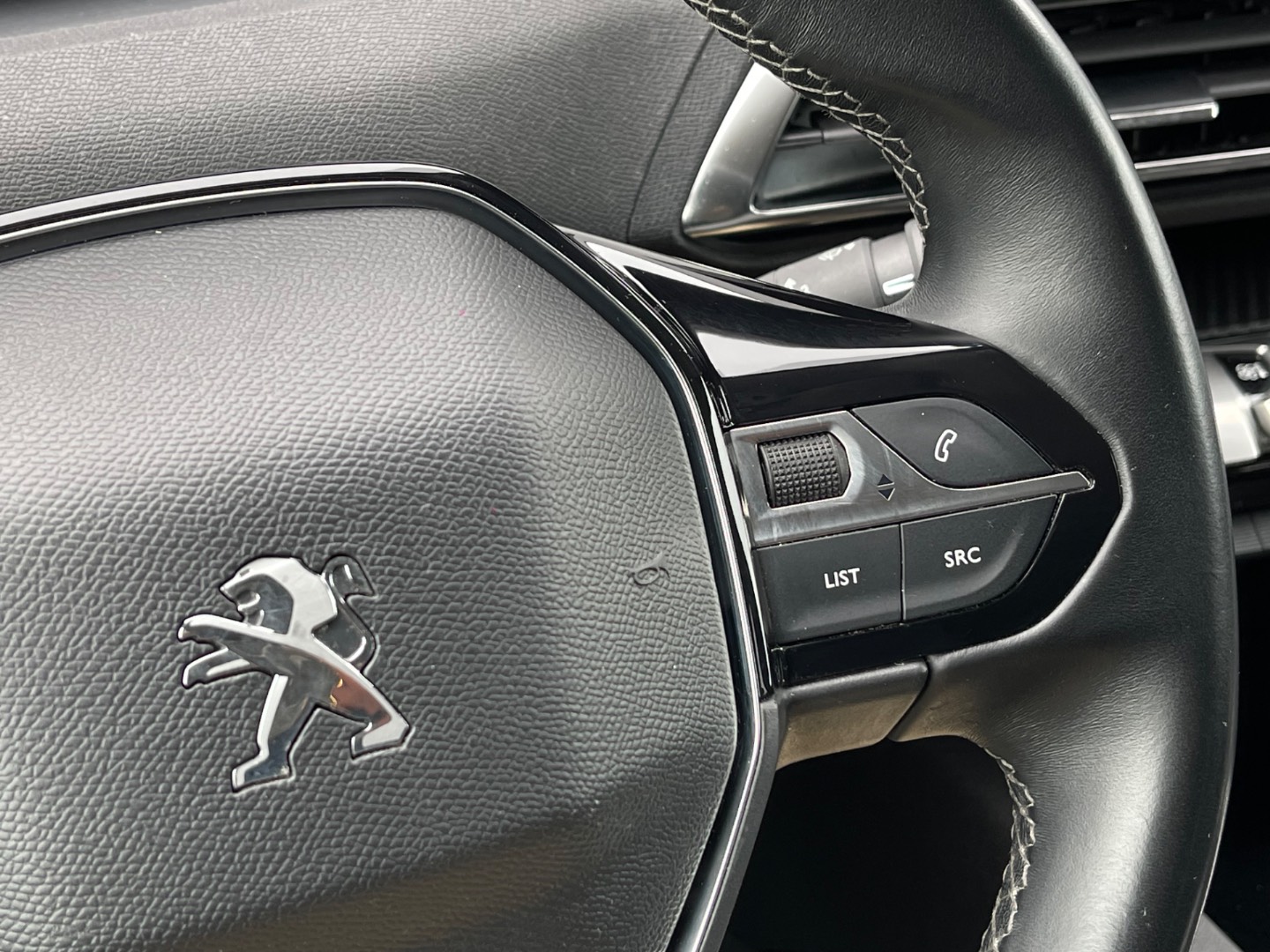 Peugeot 3008 1.5 Blue HDi 130k Allure