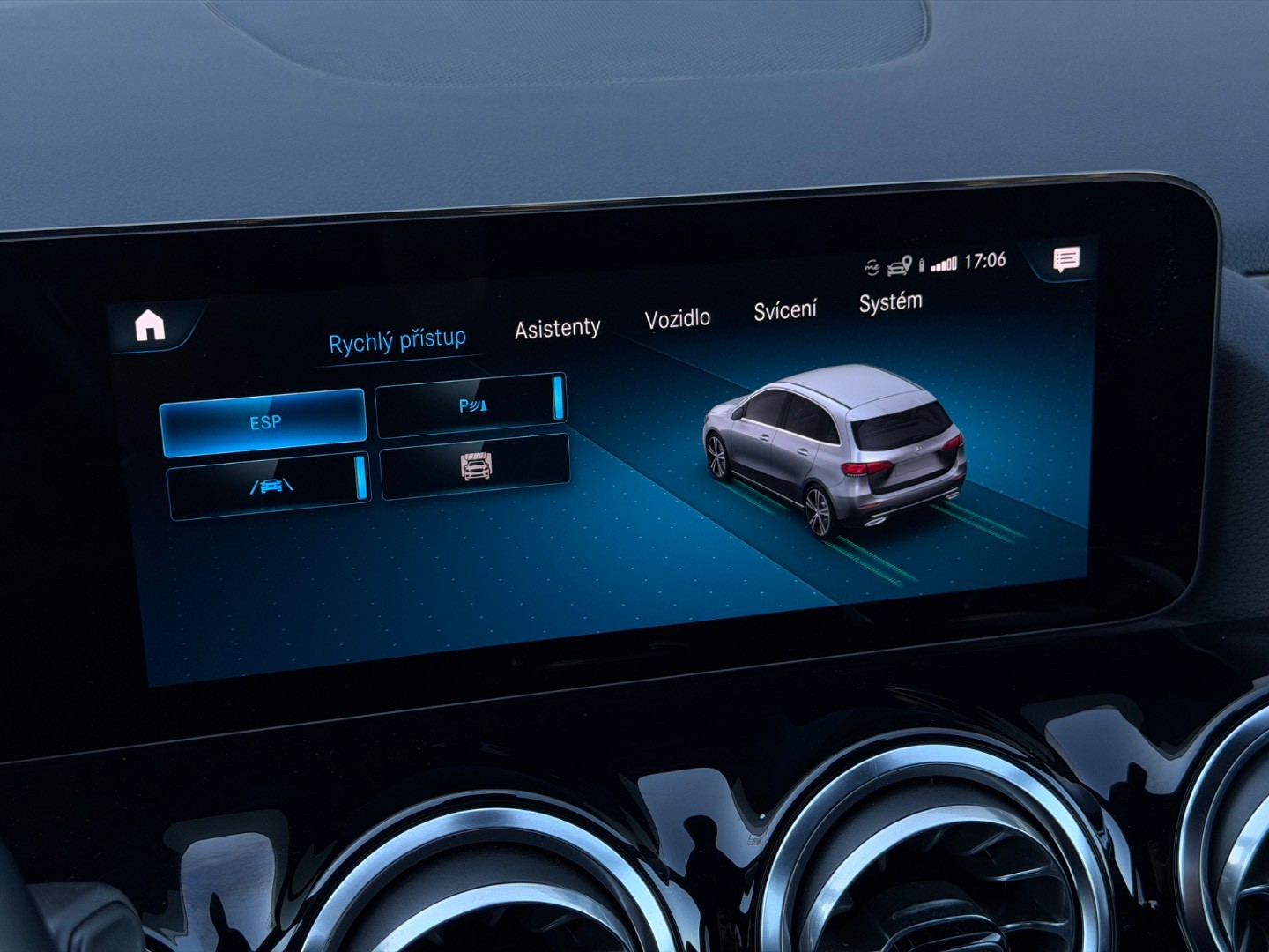 Mercedes-Benz B trieda Mercedes Benz 250e, AMG interiér, 118kW,