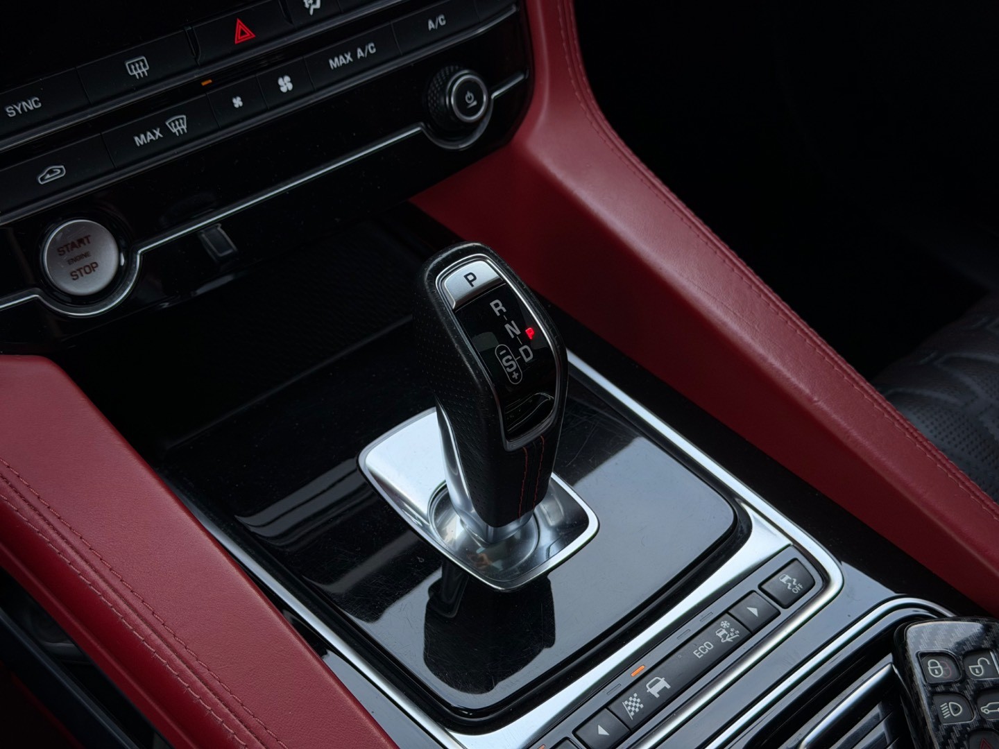 Jaguar F-Pace 5.0 V8 SVR AWD A/T