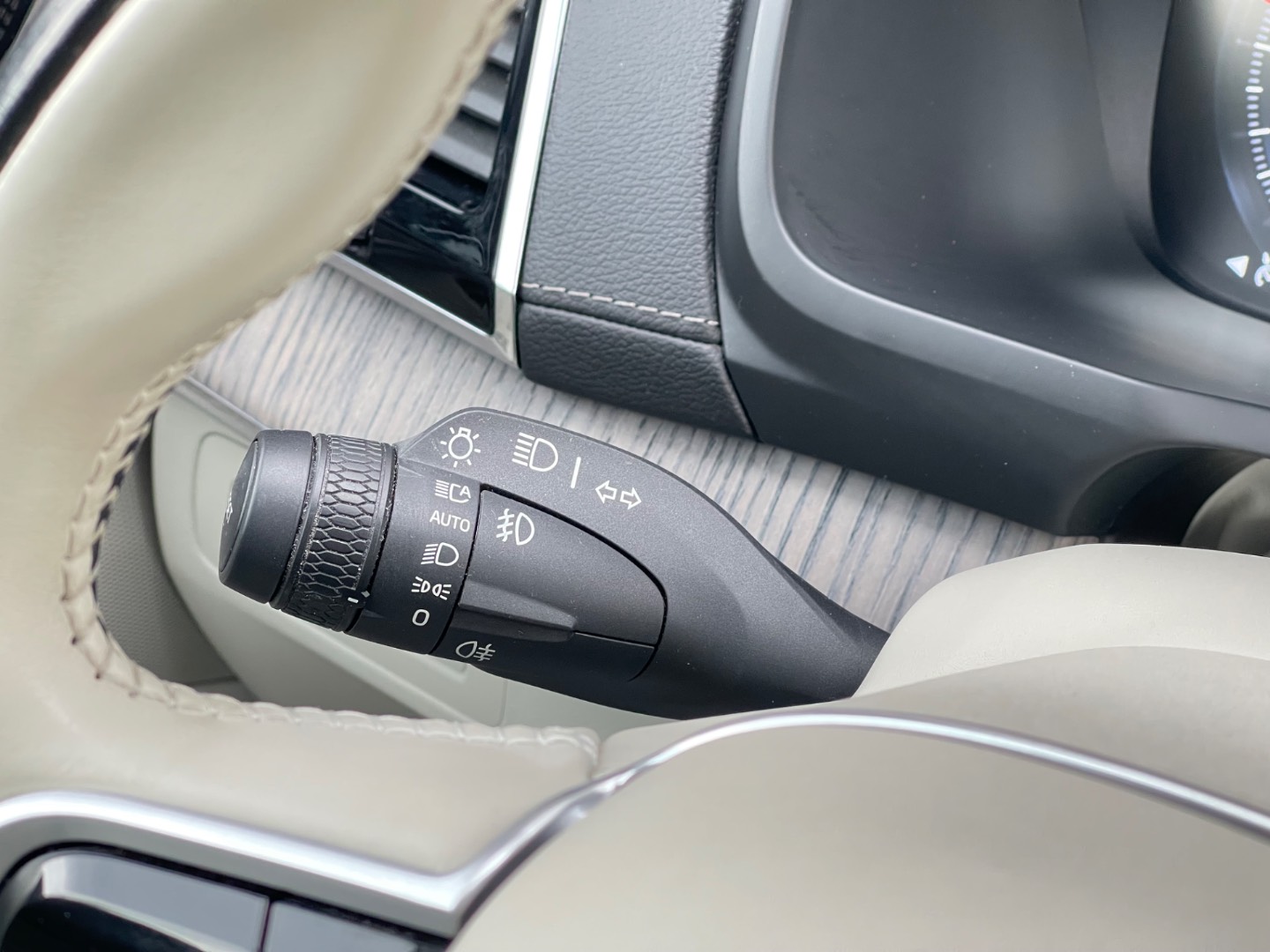 Volvo XC90 2.0 B5 Drive-E Inscription AWD A/T