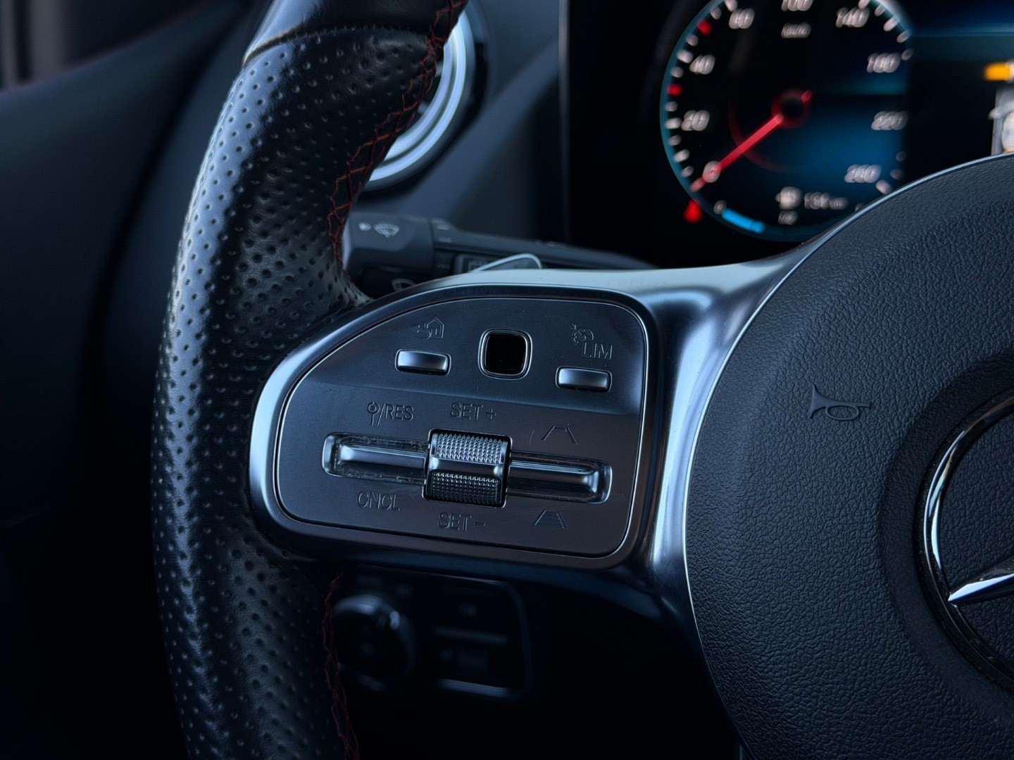 Mercedes-Benz B trieda Mercedes Benz 250e, AMG interiér, 118kW,