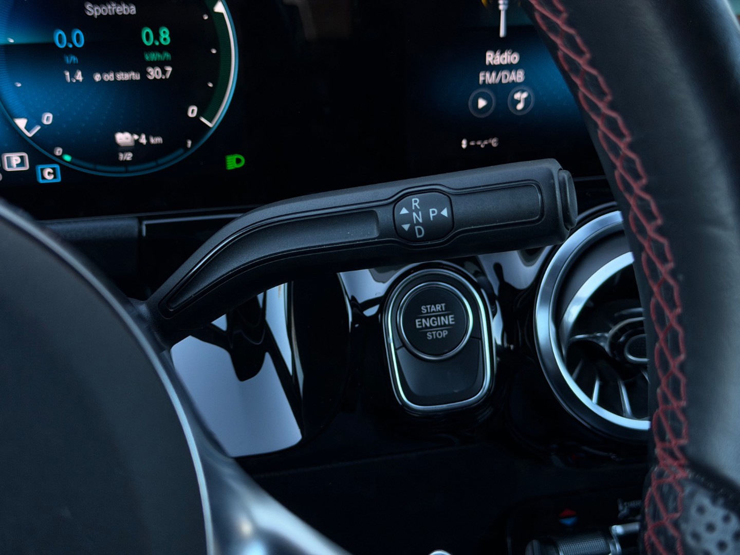 Mercedes-Benz B trieda Mercedes Benz 250e, AMG interiér, 118kW,