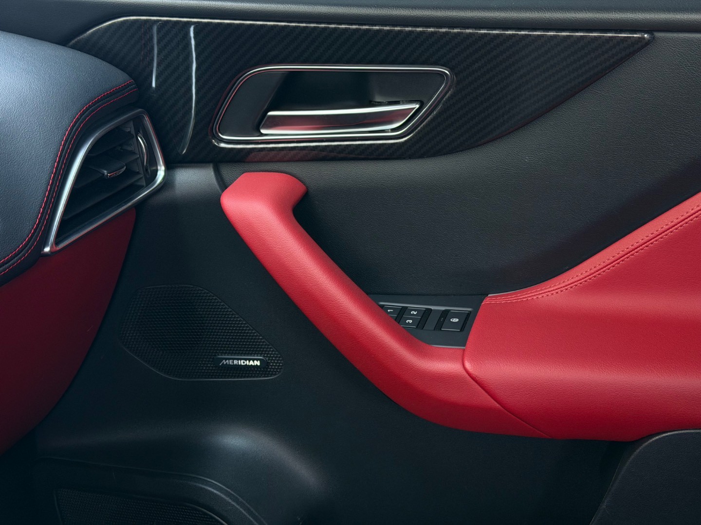 Jaguar F-Pace 5.0 V8 SVR AWD A/T